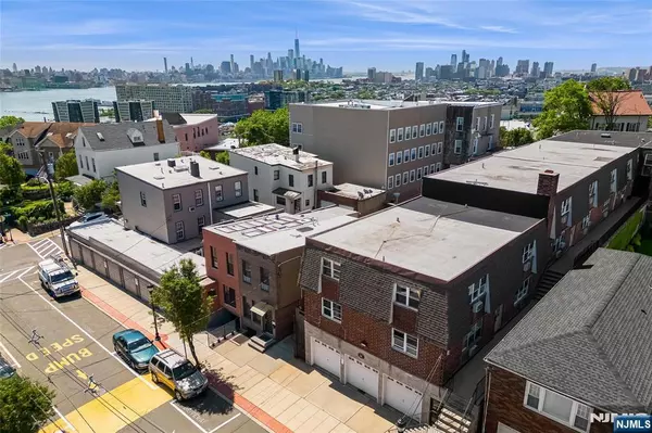 Union City, NJ 07087,161 18th #4C