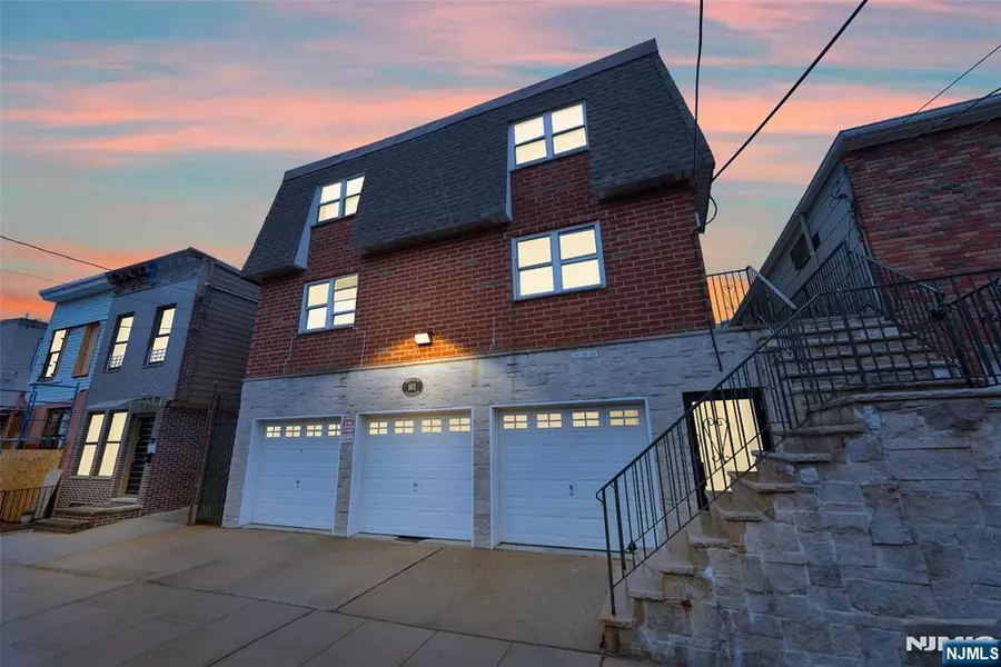 161 18th #4C, Union City, NJ 07087