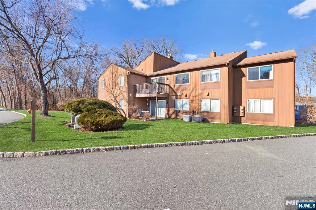 Roxbury Township, NJ 07852,103 Drake LN