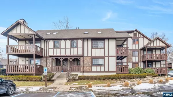 3004 Stowe LN, Mahwah, NJ 07430