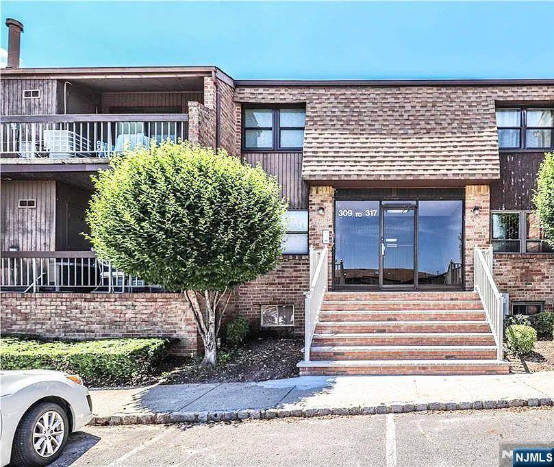 312 Sharon CT #312,  Woodbridge,  NJ 07095