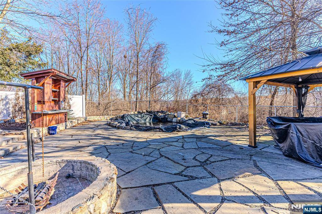 West Milford, NJ 07480,52 Tintle AVE