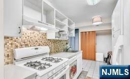 Nutley, NJ 07110,458 River RD