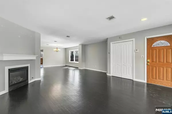 Edgewater, NJ 07020,69-1 Myrtle AVE