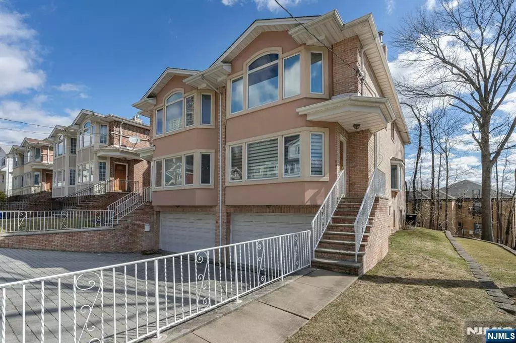 Edgewater, NJ 07020,69-1 Myrtle AVE
