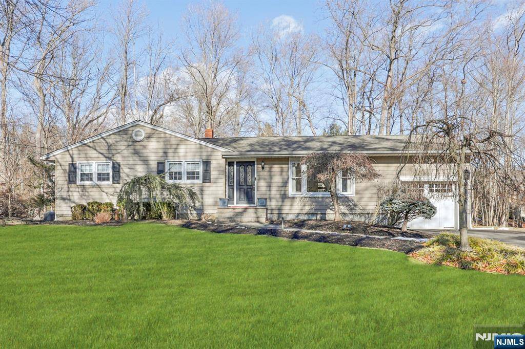 622 Sargent RD, River Vale, NJ 07675