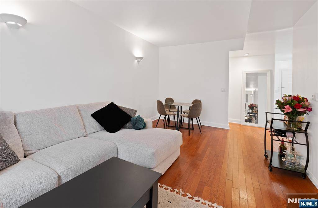 Union City, NJ 07087,4315 Park AVE #6K