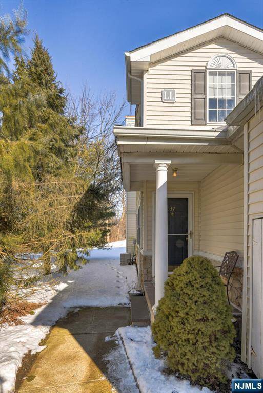 Hamburg, NJ 07419,37 Lakeview DR #2007