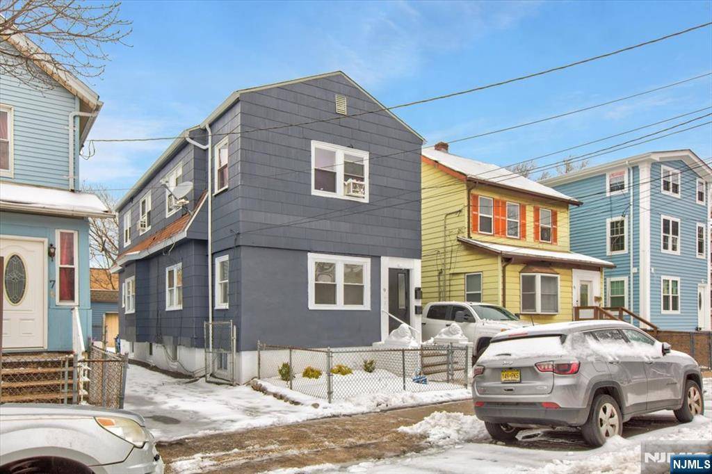 9 Becker TER, Irvington, NJ 07111