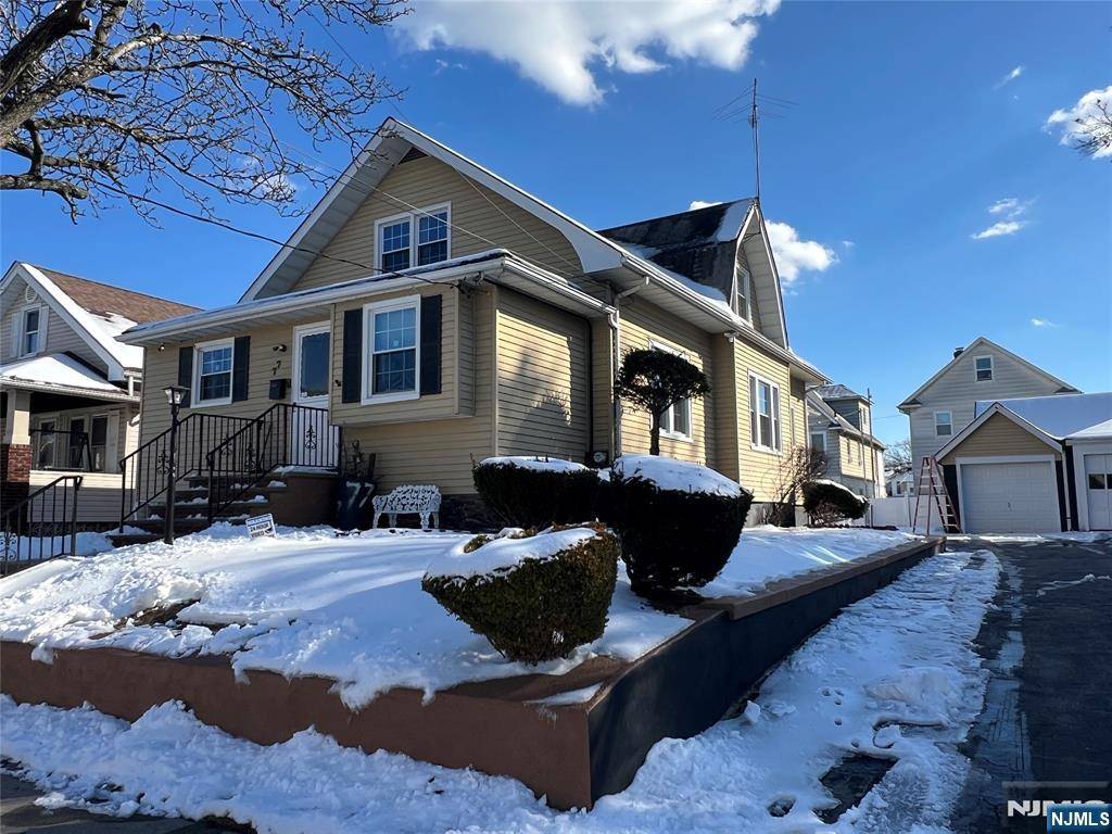 77 8th ST, Clifton, NJ 07011