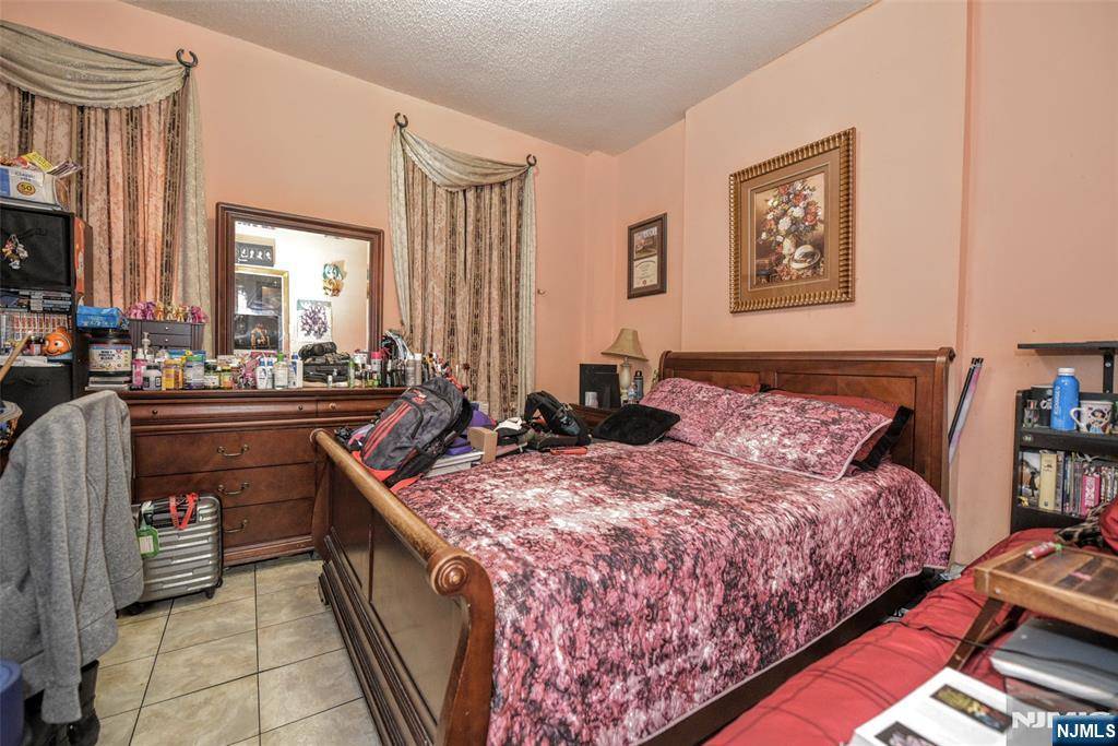 Union City, NJ 07087,2516 Adam PL