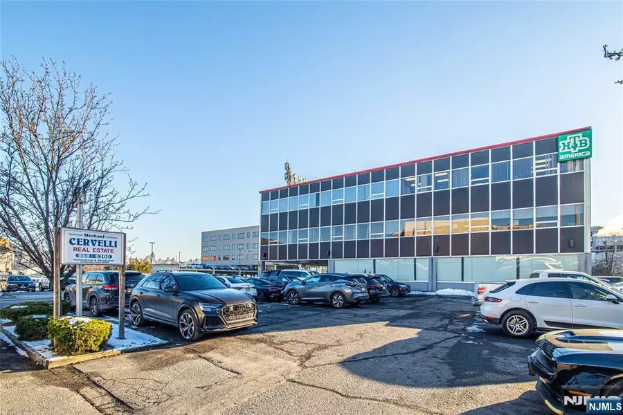 1 Marine RD #207, North Bergen, NJ 07047