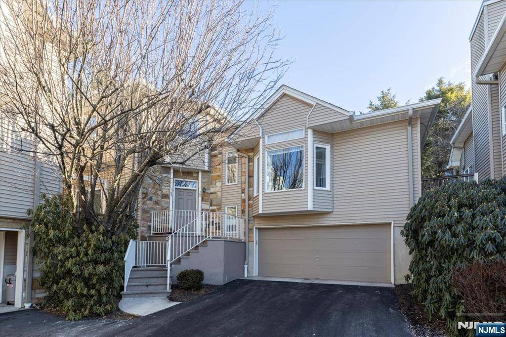 153 Clarken DR, West Orange, NJ 07052