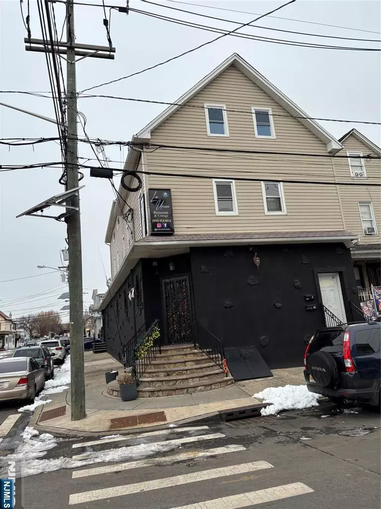 Elizabeth, NJ 07206,75 Florida ST #2