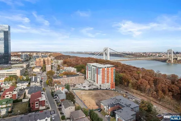 Fort Lee, NJ 07024,200 Old Palisade RD #23B