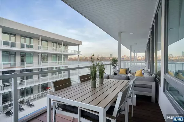 Edgewater, NJ 07020,3 Somerset LN #509