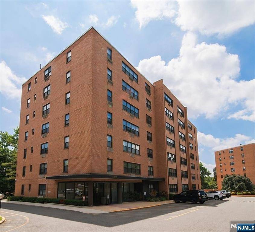 2352 Linwood #3B, Fort Lee, NJ 07024