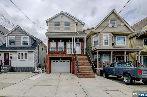 Bayonne, NJ 07002,89 55th ST