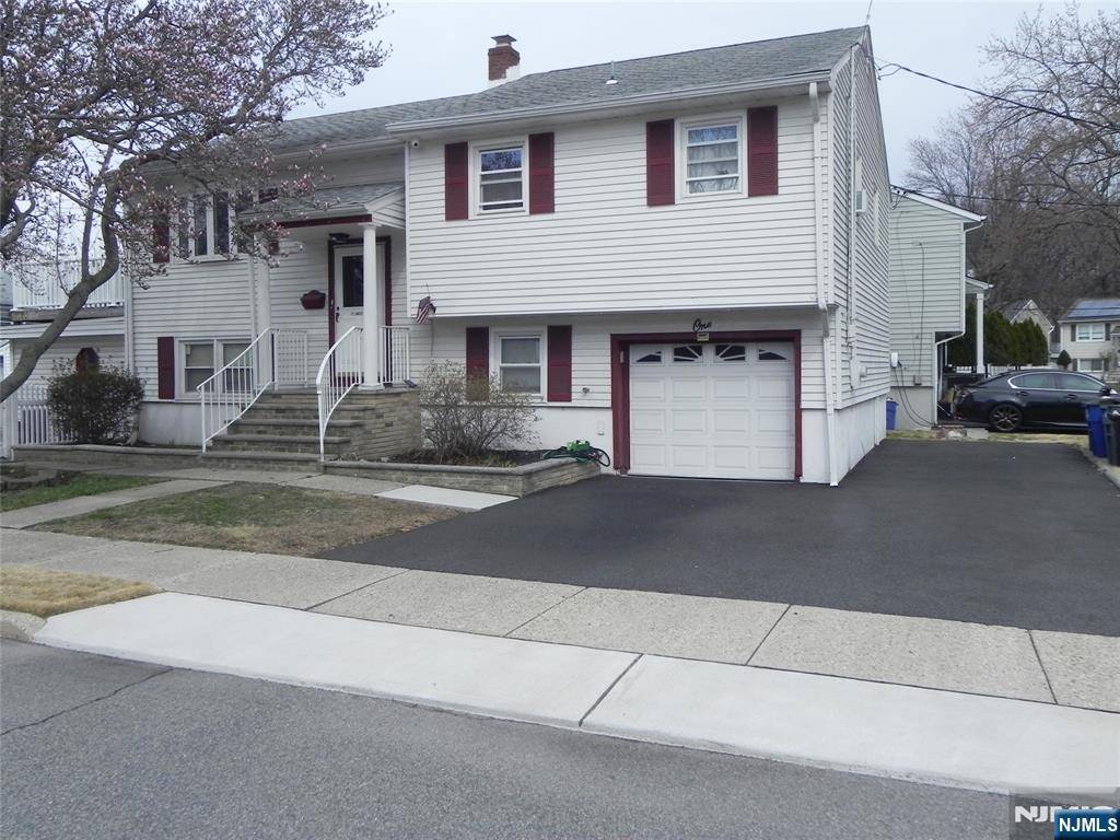 1 Lamker CT, Little Ferry, NJ 07643