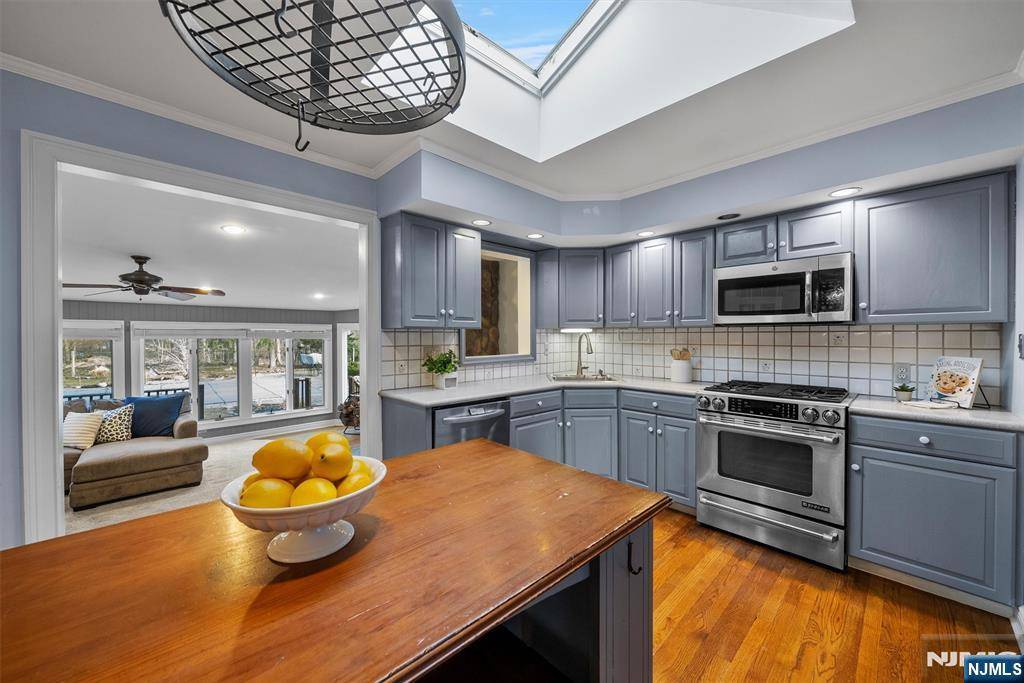 Ramsey, NJ 07446,436 Shadyside RD
