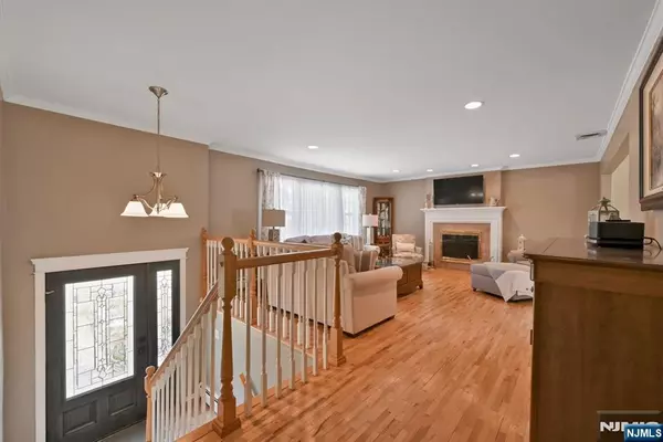 Emerson, NJ 07630,91 Greta PL