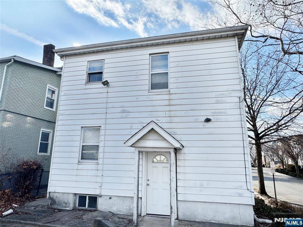 Bloomfield, NJ 07003,33 Elmwood AVE