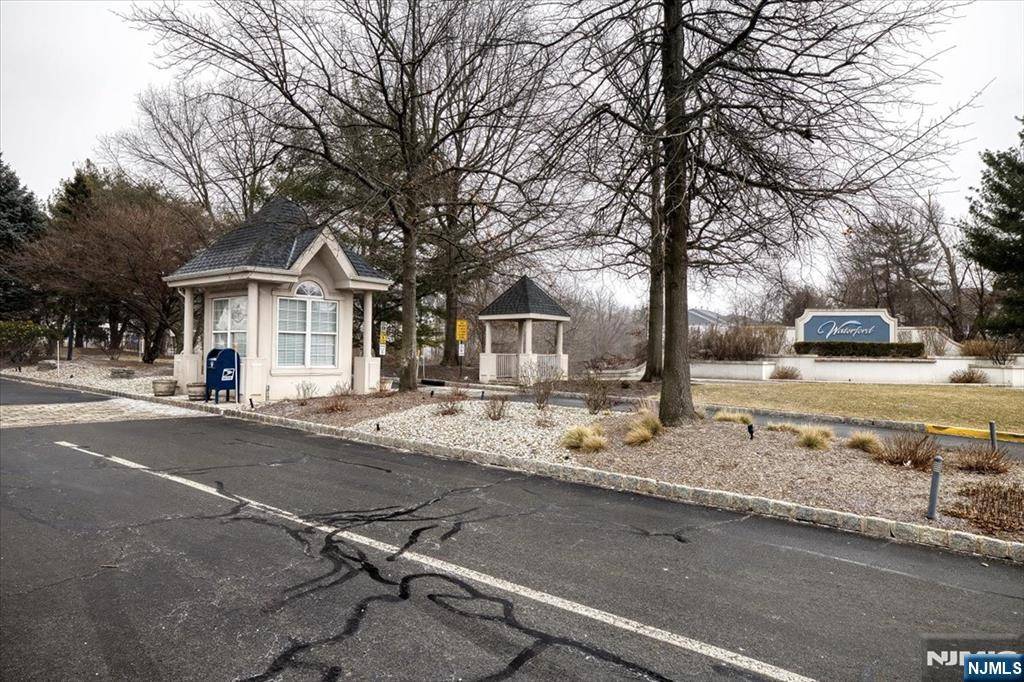 Edison, NJ 08817,921 Waterford DR #921