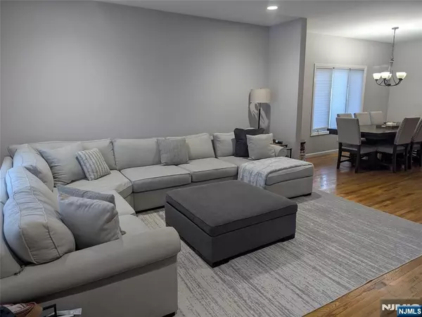 Lodi, NJ 07644,27A Summer ST