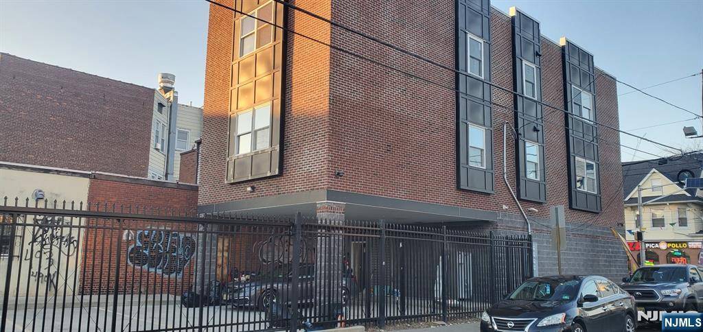 520 Park AVE #3, Paterson, NJ 07504