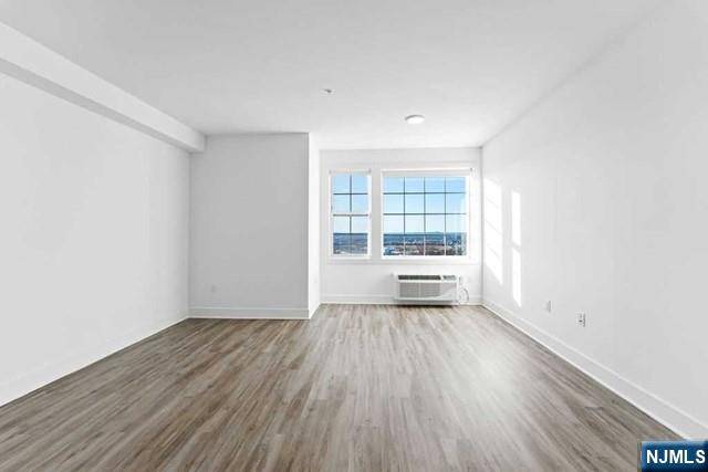 Fairview, NJ 07022,520 Cliff ST #206