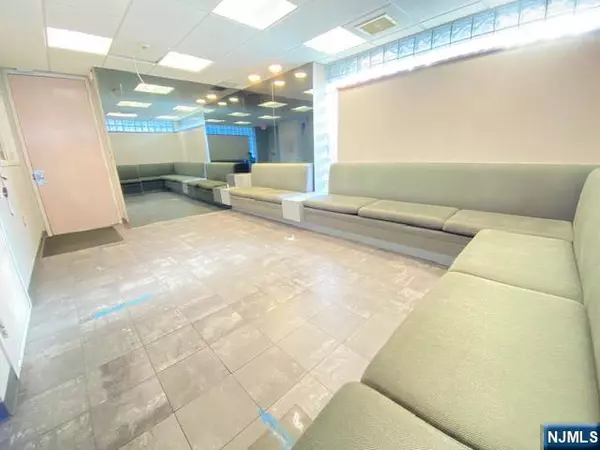 North Bergen, NJ 07047,7400 Bergenline