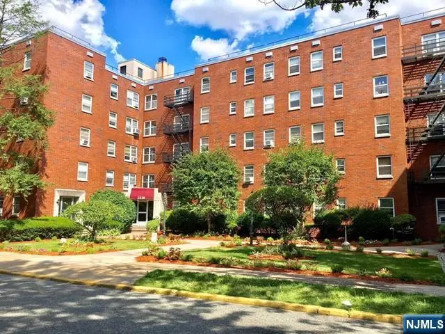 2330 Linwood AVE #2 C, Fort Lee, NJ 07024