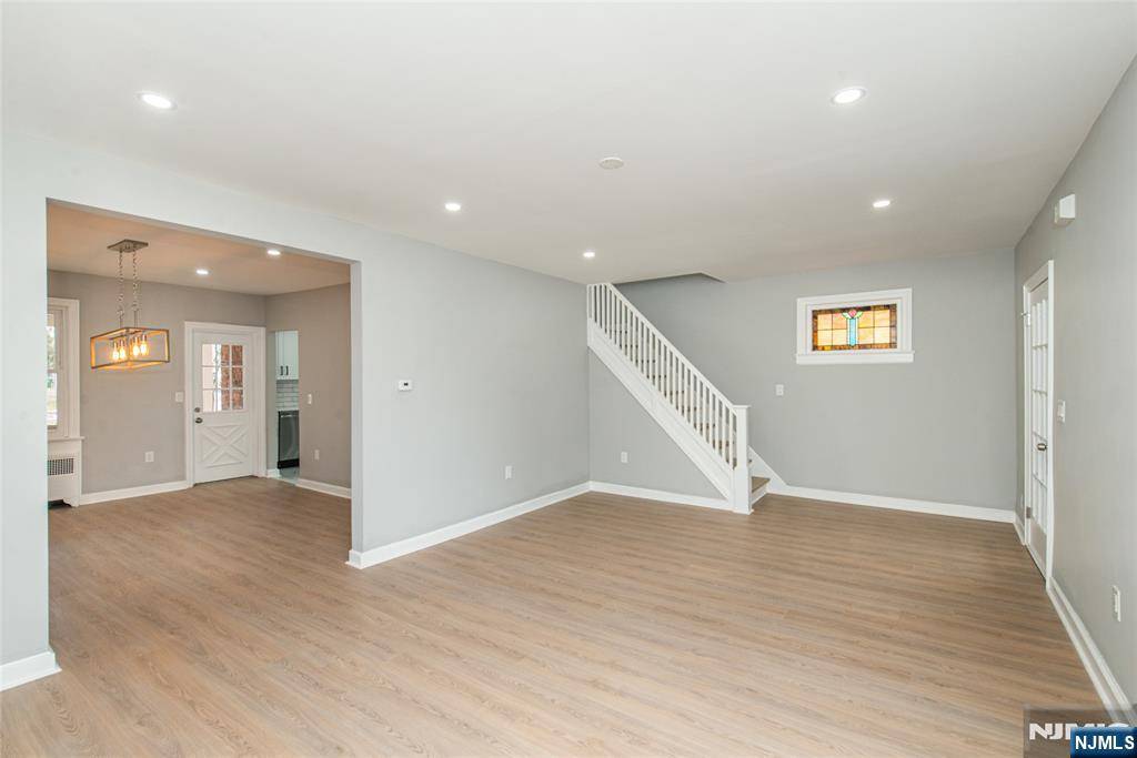 Roselle, NJ 07203,760 Drake AVE