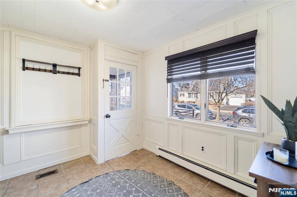 Saddle Brook, NJ 07663,264 S Lanza CT