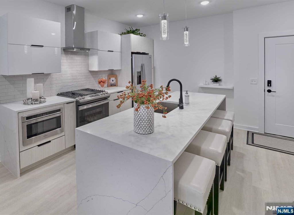 Franklin Lakes, NJ 07417,8 Tice RD #314