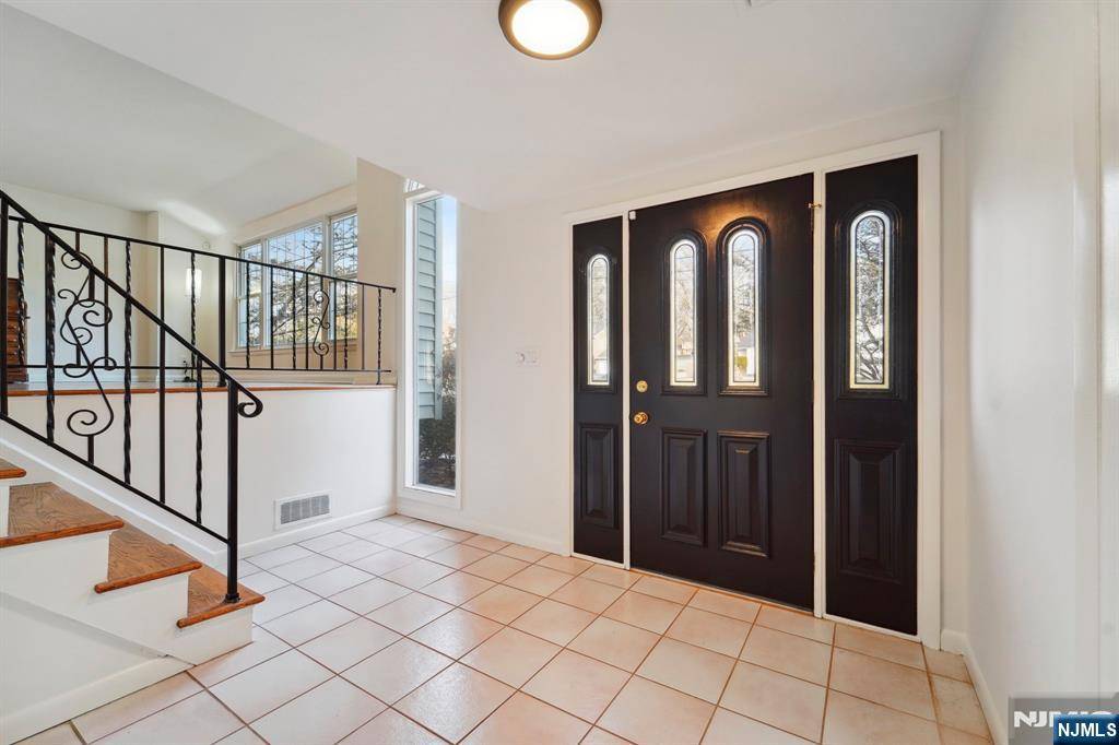 Livingston, NJ 07039,39 Billingsley DR