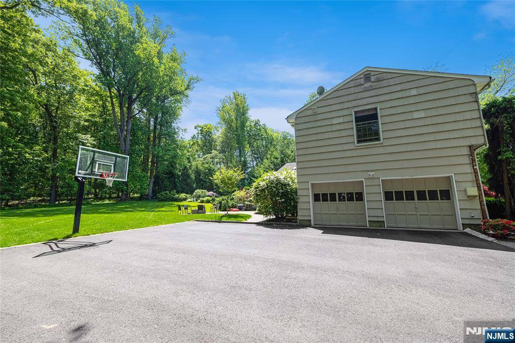Old Tappan, NJ 07675,26 Kristin PL