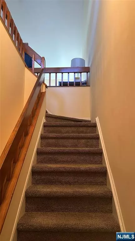 Jefferson Township, NJ 07438,14 Pine Hollow CT