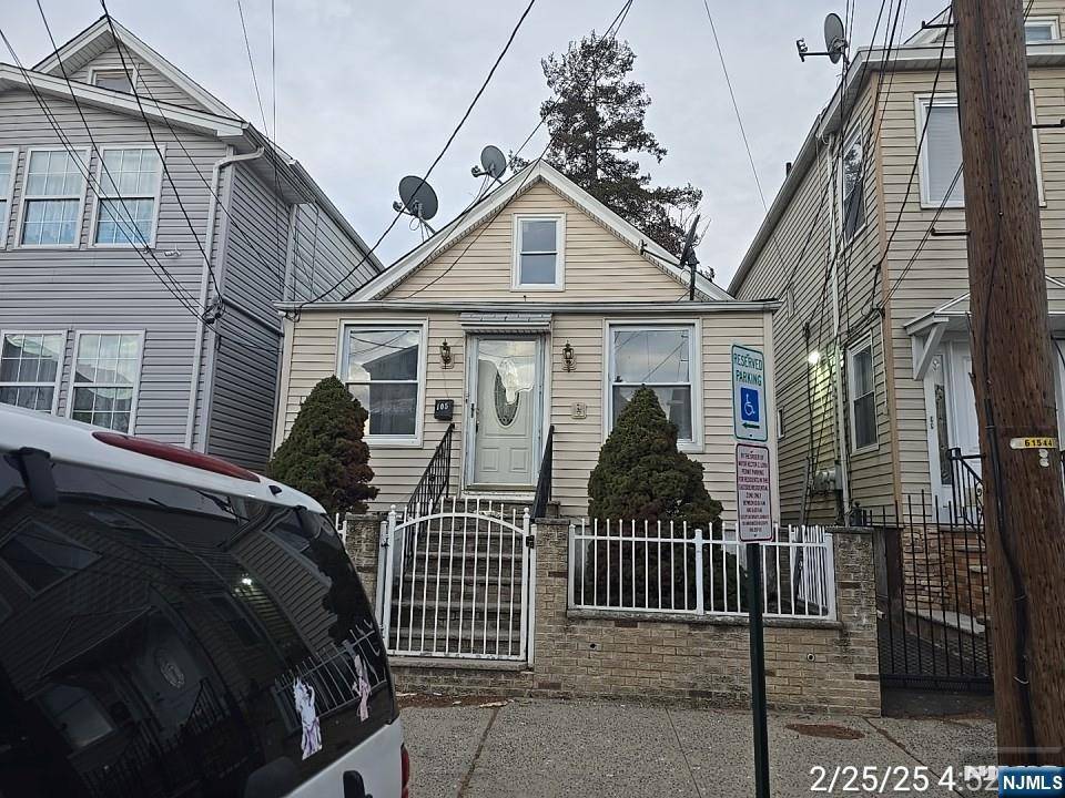 105 10th ST, Passaic, NJ 07055