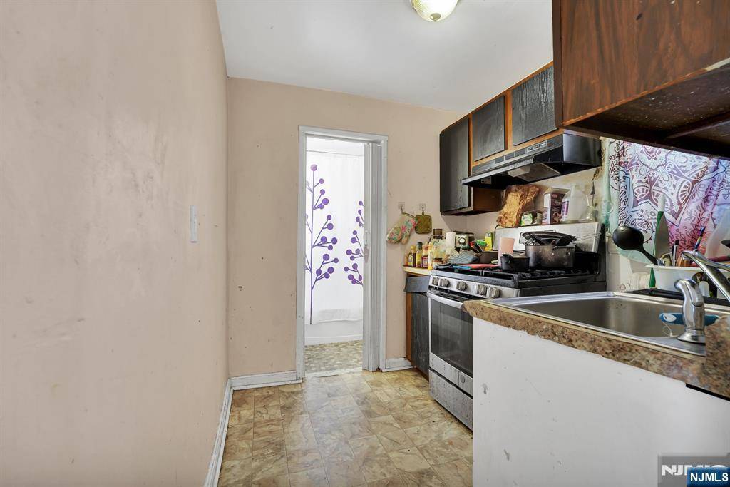 Englewood, NJ 07631,299 Englewood AVE
