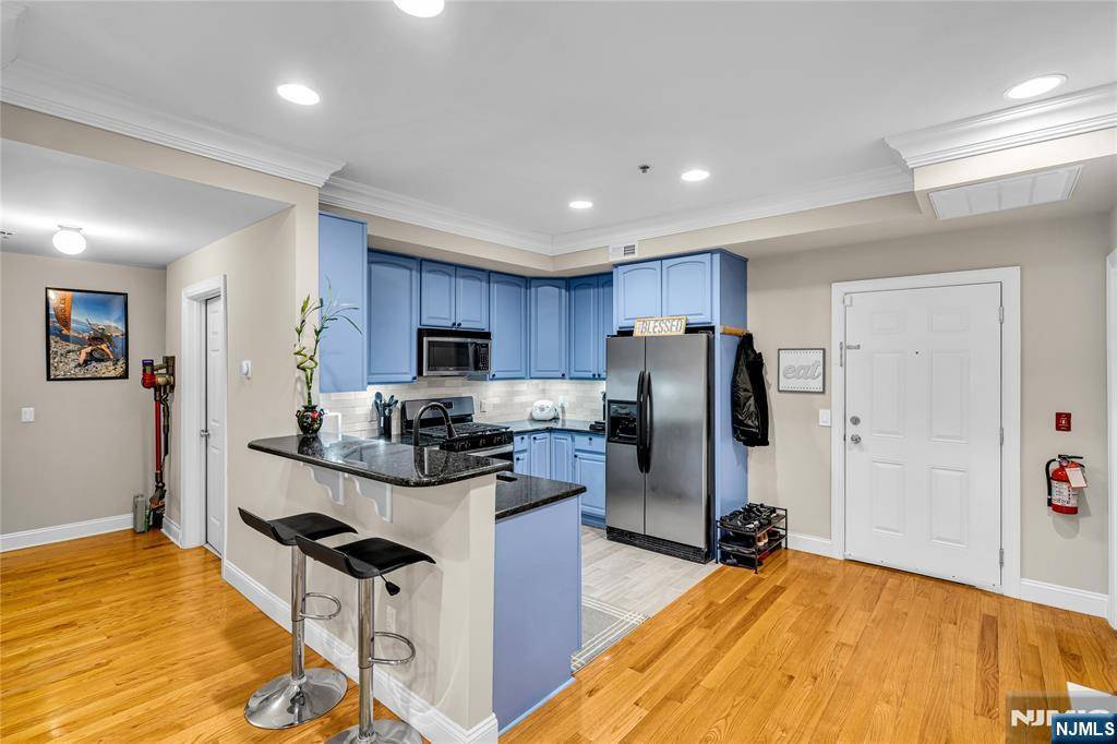 Newark, NJ 07114,15-19 Tichenor LN #204