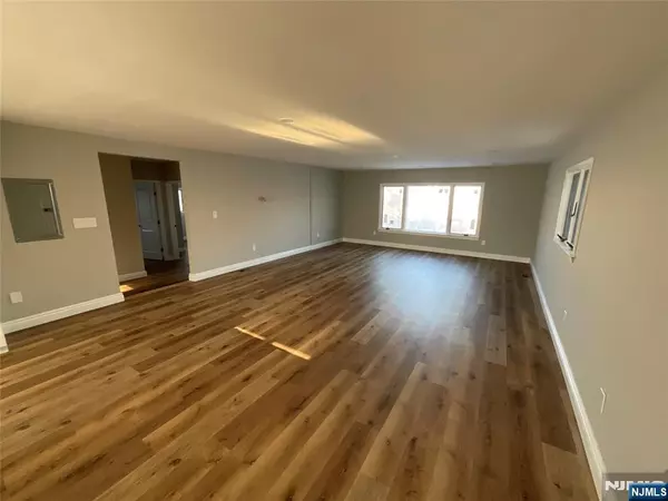 Lyndhurst, NJ 07071,200 Forest AVE