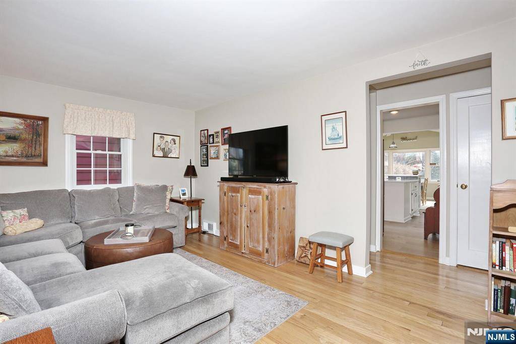 Dumont, NJ 07628,63 Revere DR