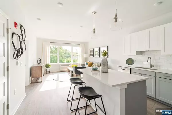 15 W Johnson AVE #412, Bergenfield, NJ 07621