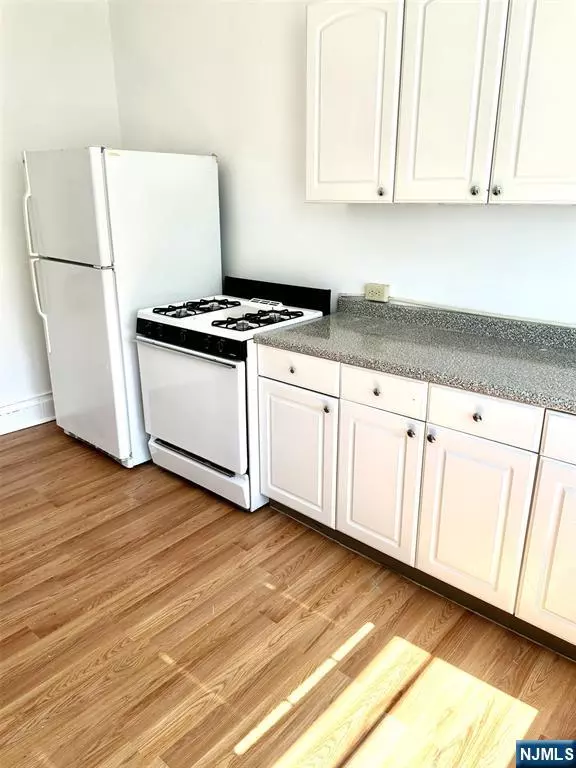 Livingston, NJ 07039,69-71 W Mount Pleasant AVE #1