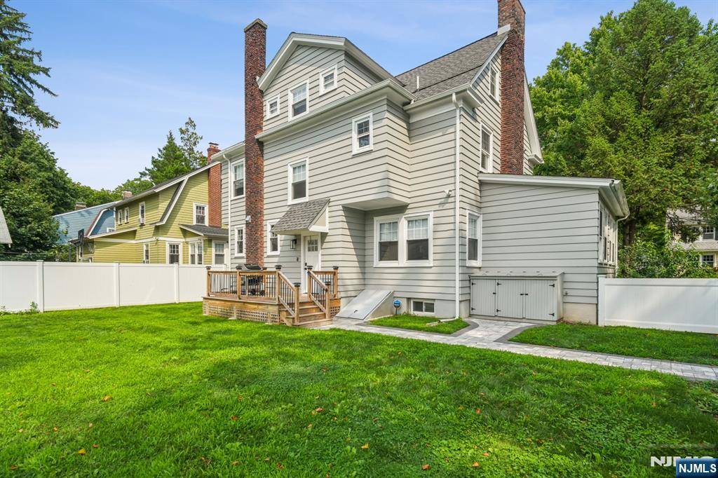 Montclair, NJ 07028,12 Pierson PL