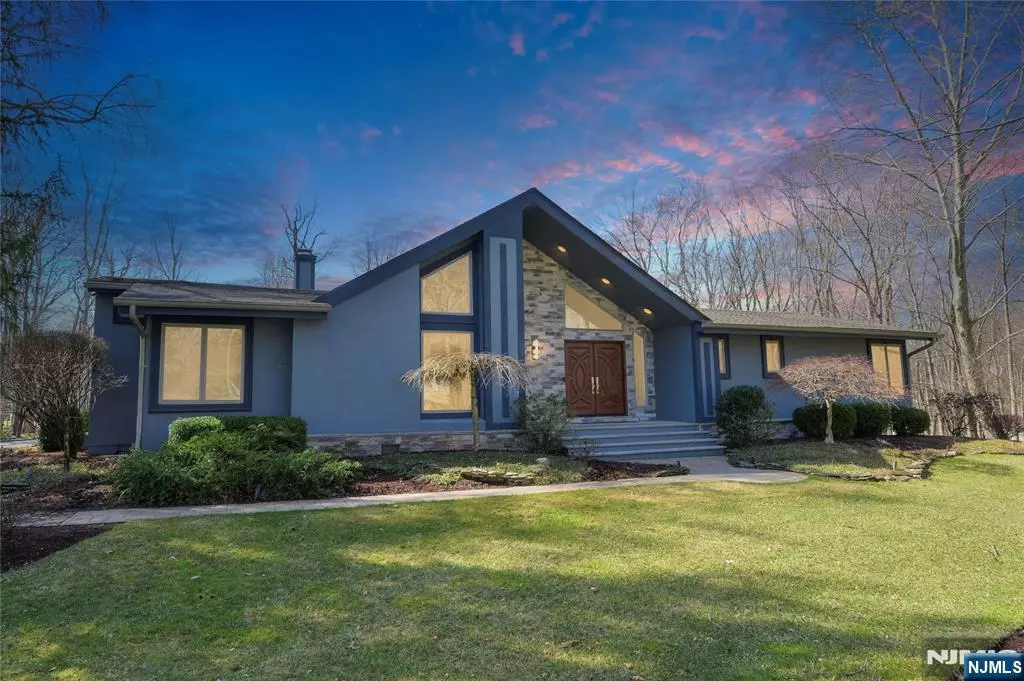 Upper Saddle River, NJ 07458,54 Mill Glen RD