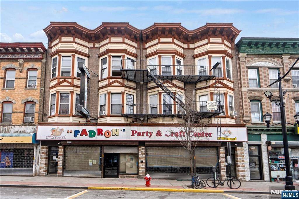 900 Summit AVE, Union City, NJ 07087