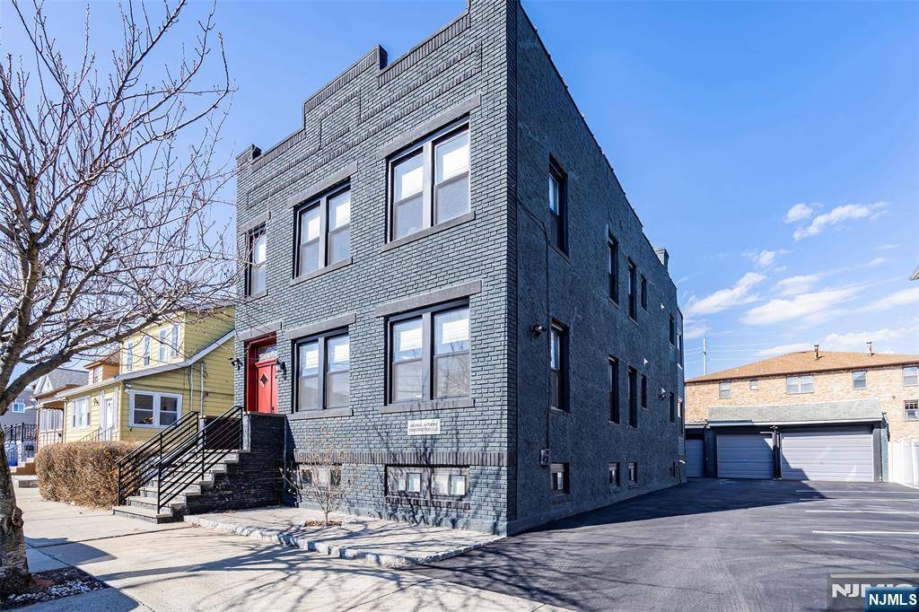 31 Heckel ST, Belleville, NJ 07109