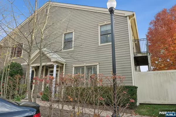 Allendale, NJ 07401,206 Whitney LN #206
